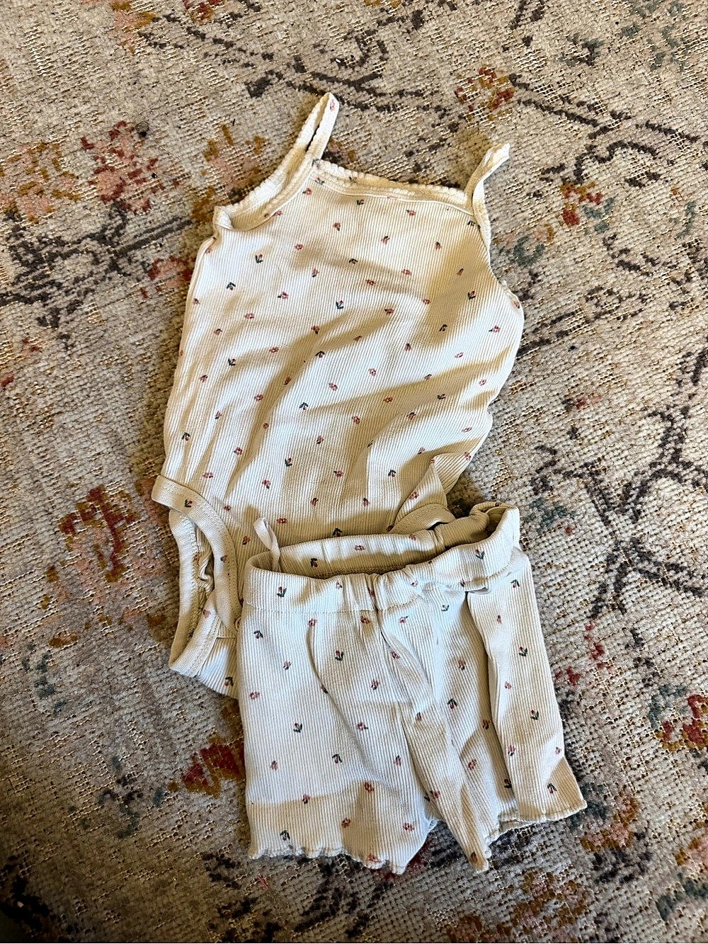 H&M Baby Girl 2-Piece Floral Sleeveless Bodysuit & Short Set